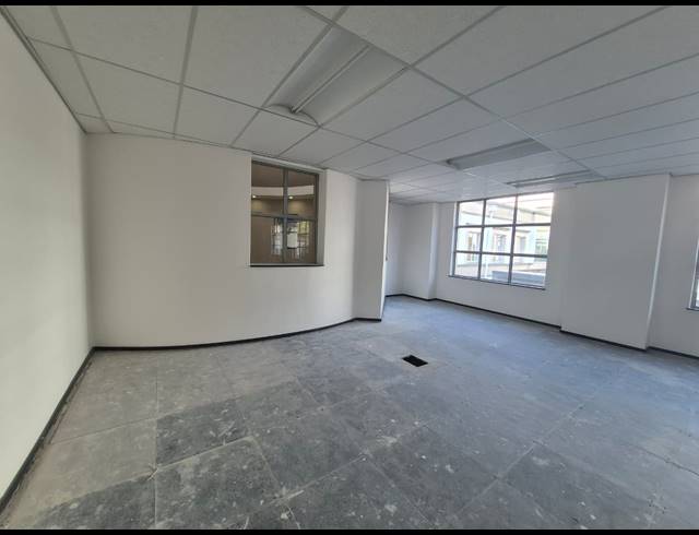 1,099M² OFFICE TO LET IN SANDTON CENTRAL